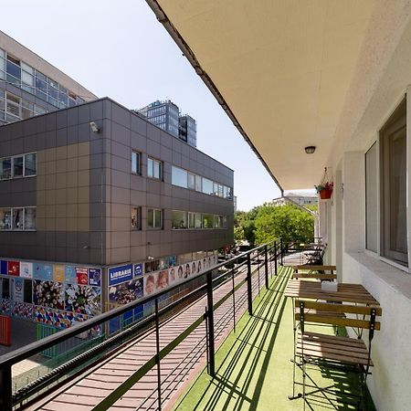 Downtown Victoria Studios By Citybookings Bucureşti Ngoại thất bức ảnh