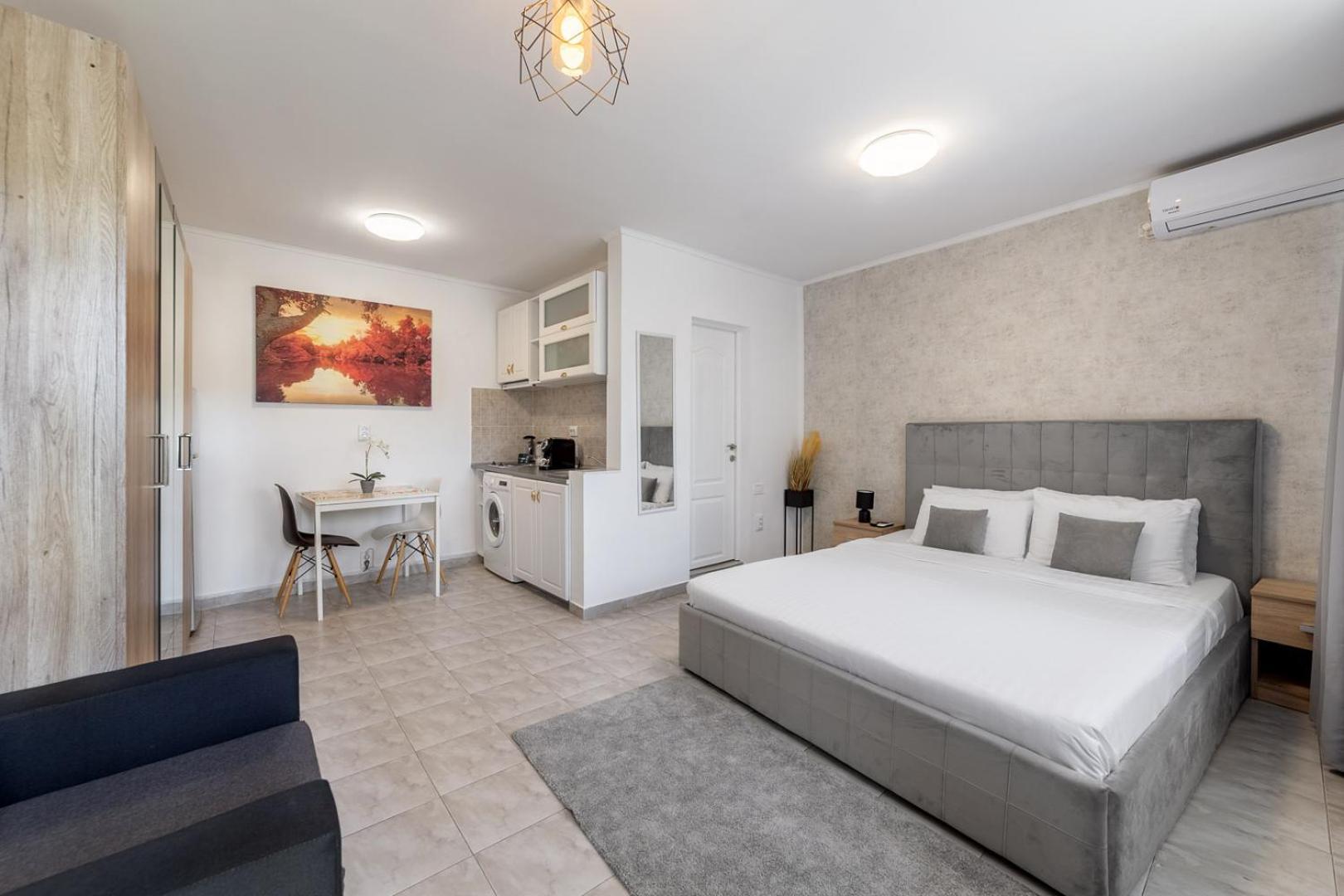 Downtown Victoria Studios By Citybookings Bucureşti Ngoại thất bức ảnh